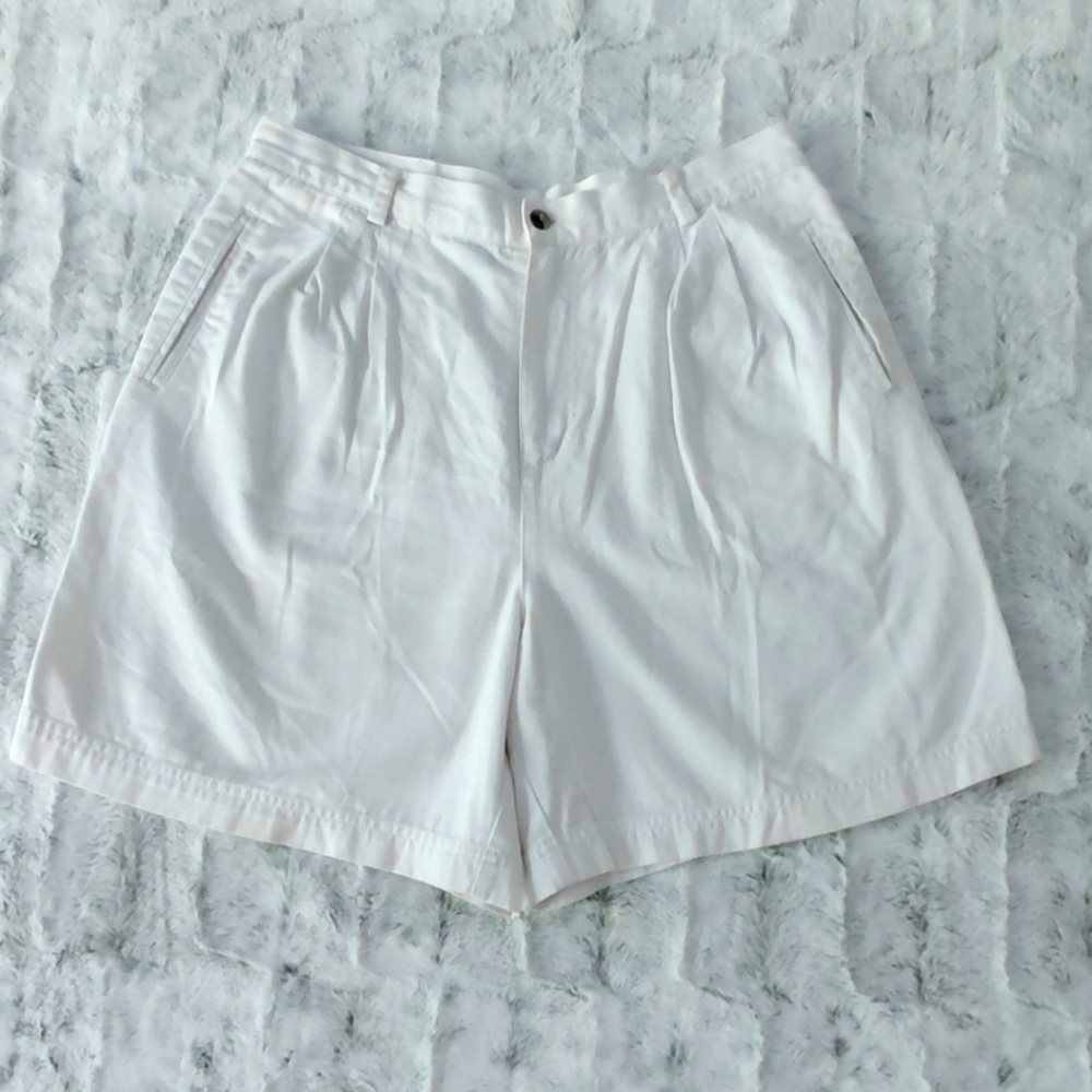 Rafaella Vintage White Pleated 100% Pockets  Cotton Walking Shorts.  Size 12.